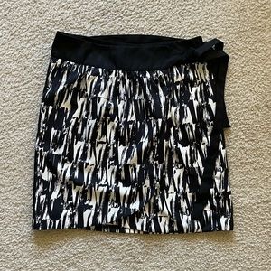 Banana Republic black and white wrap skirt, 8